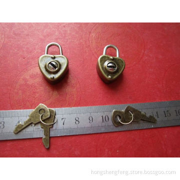 Manufacturer Supply Anti-Brass Color Small Heart Shape Padlock